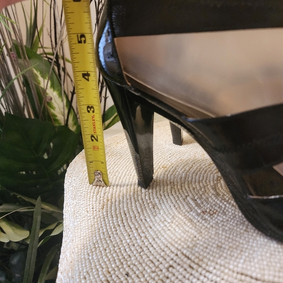 Michael Kors Black Berkley Patent Leather Sandals Size 10M.Like new cond… - Picture 10 of 12